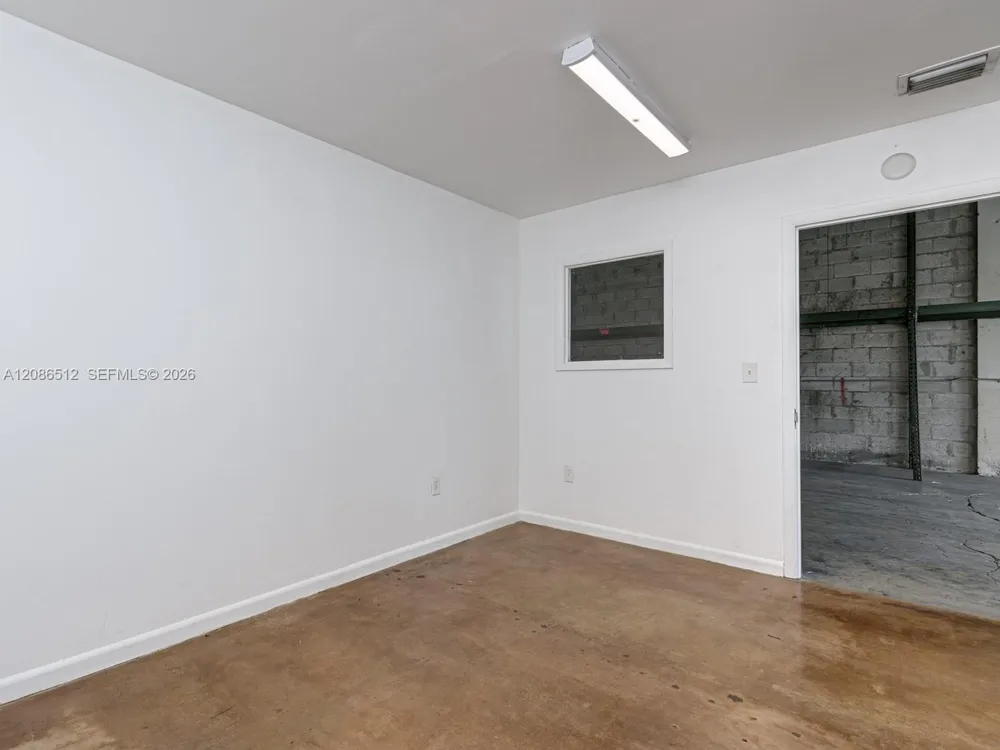 8161 NW 67th St #6 Medley, FL 33166