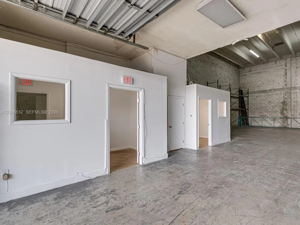8161 NW 67th St #6 Medley, FL 33166
