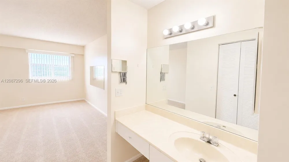 12900 SW 13th St #413E Pembroke Pines, FL 33027