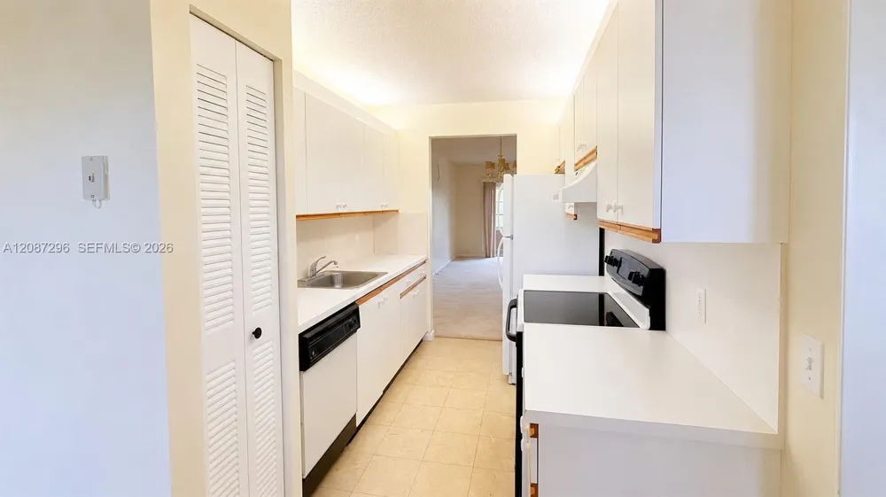 12900 SW 13th St #413E Pembroke Pines, FL 33027