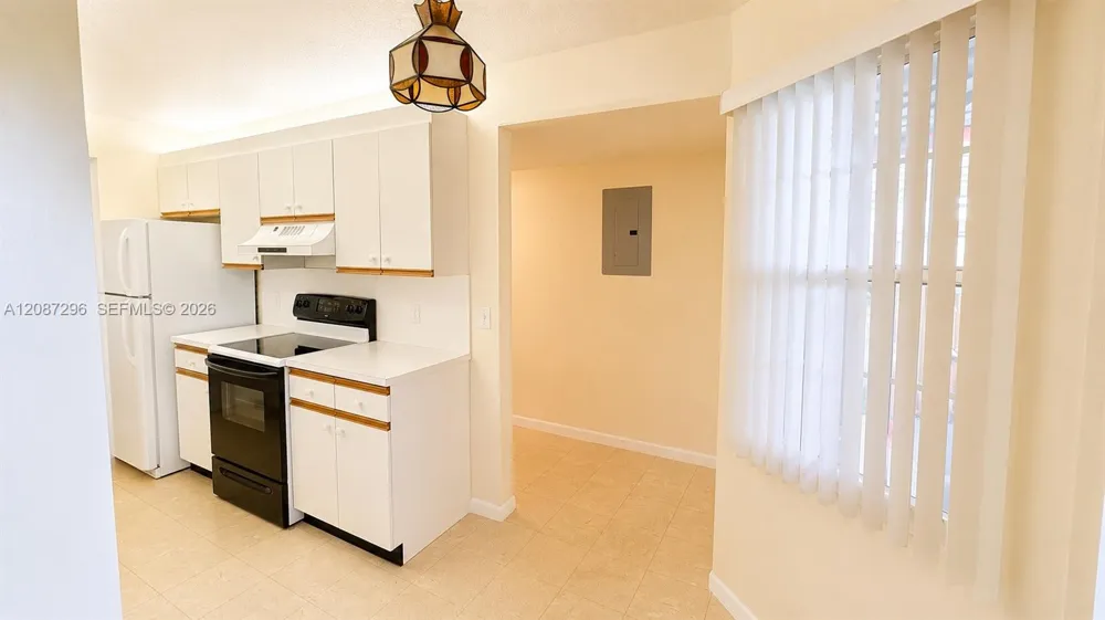 12900 SW 13th St #413E Pembroke Pines, FL 33027