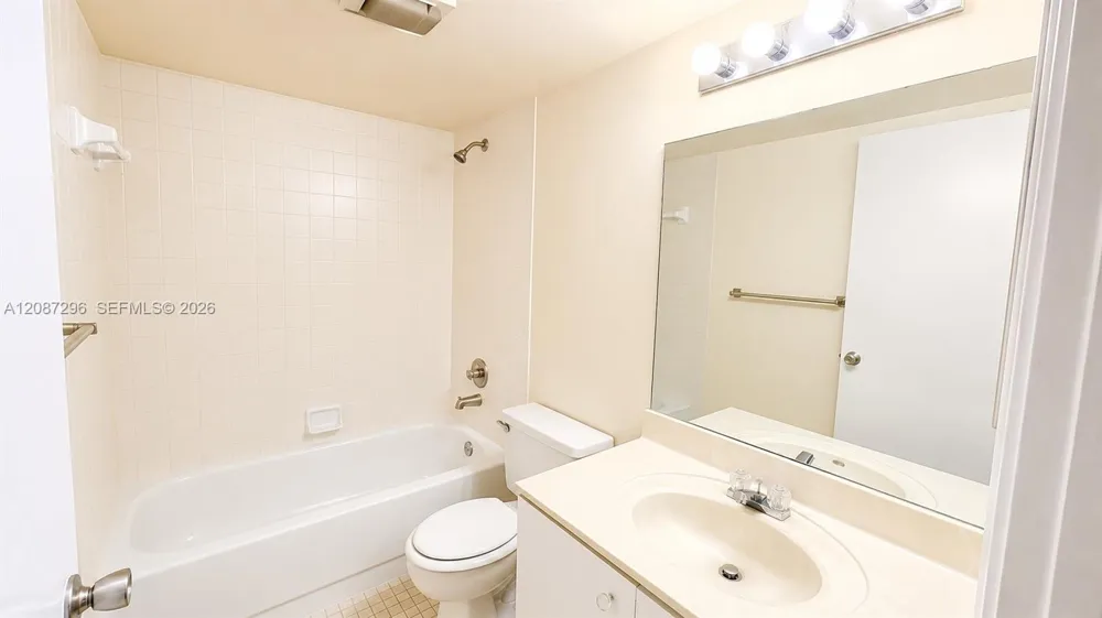 12900 SW 13th St #413E Pembroke Pines, FL 33027