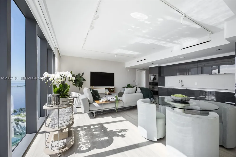 1451 Brickell Ave #1901 Miami, FL 33131