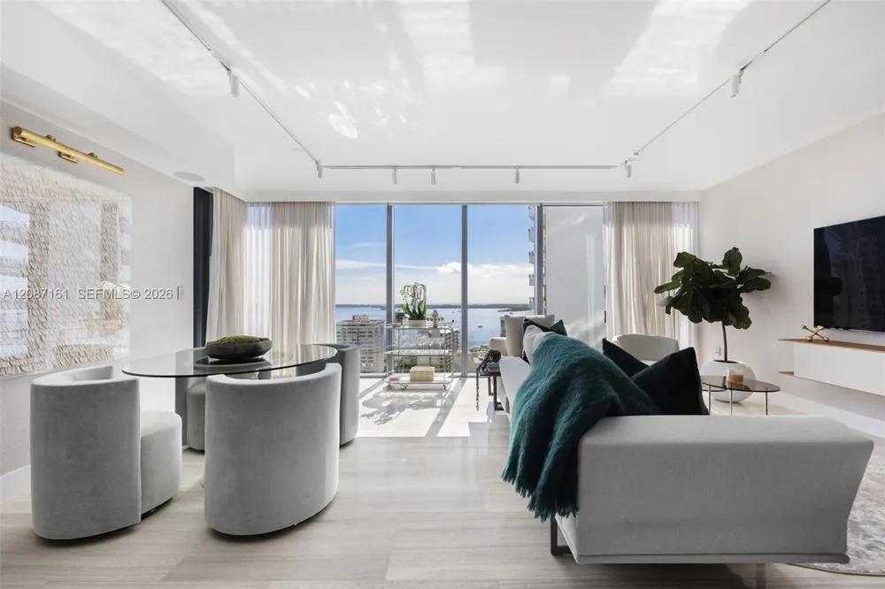 1451 Brickell Ave #1901 Miami, FL 33131