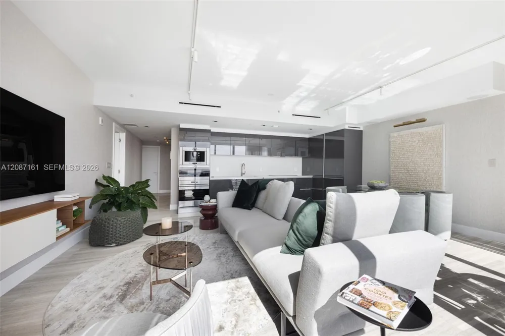 1451 Brickell Ave #1901 Miami, FL 33131