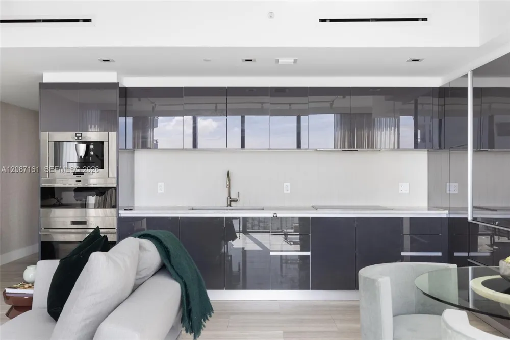 1451 Brickell Ave #1901 Miami, FL 33131