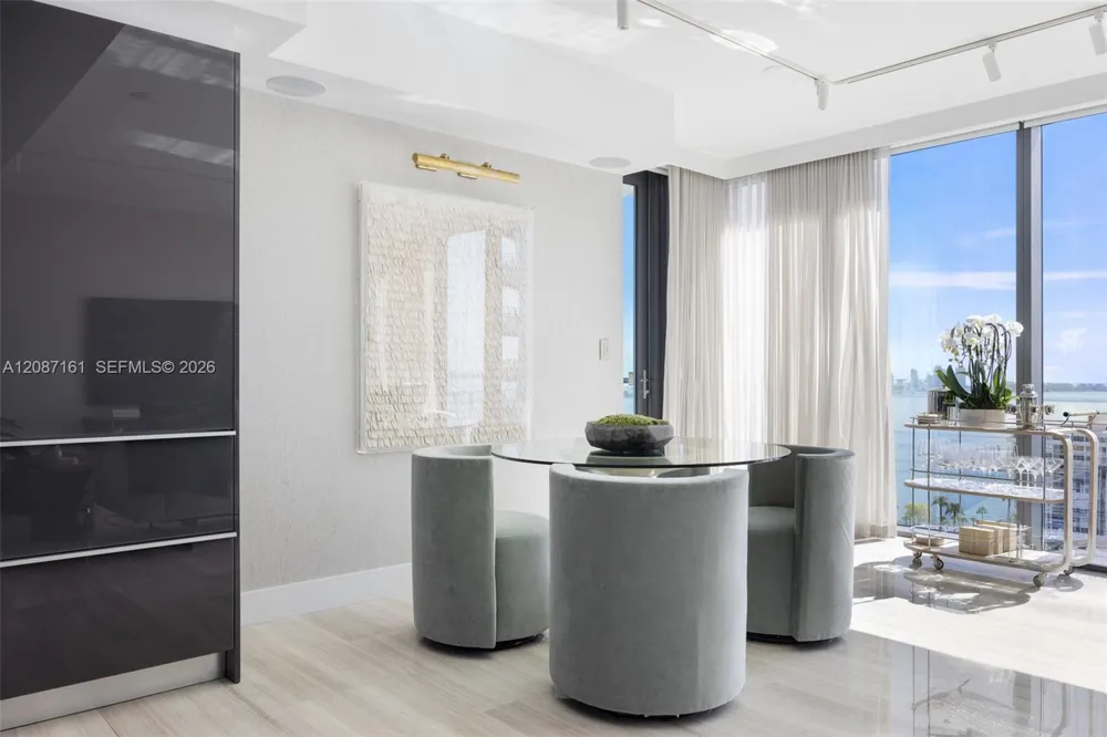 1451 Brickell Ave #1901 Miami, FL 33131