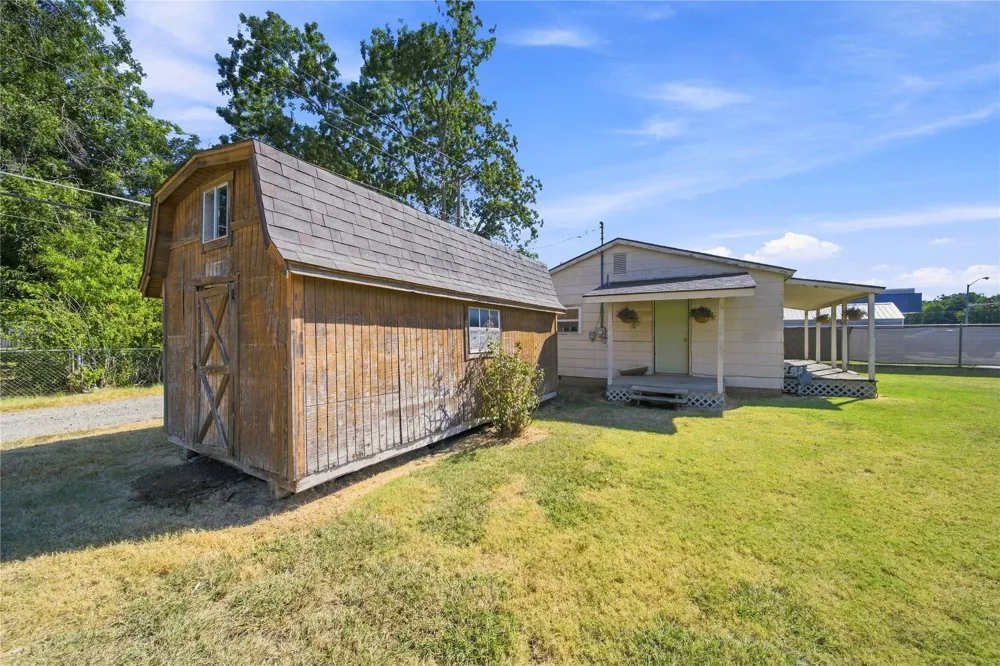 519 E Main Street Pawhuska, OK 74056