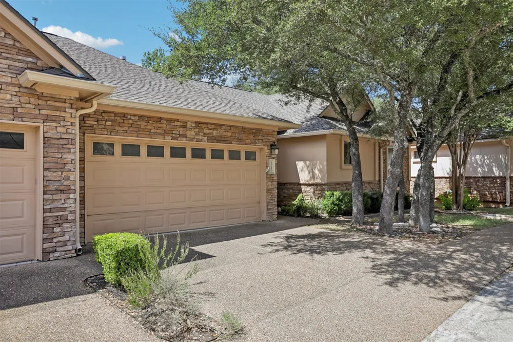 4213 Wild Iris Lane Austin, TX 78727
