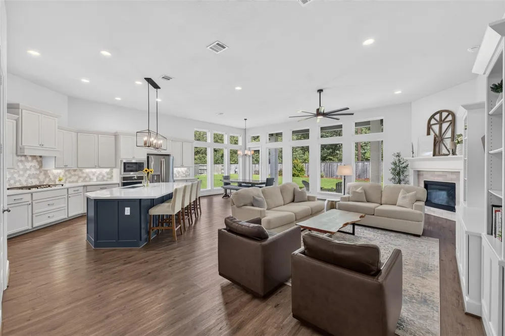 313 Lane Landing Place Montgomery, TX 77316
