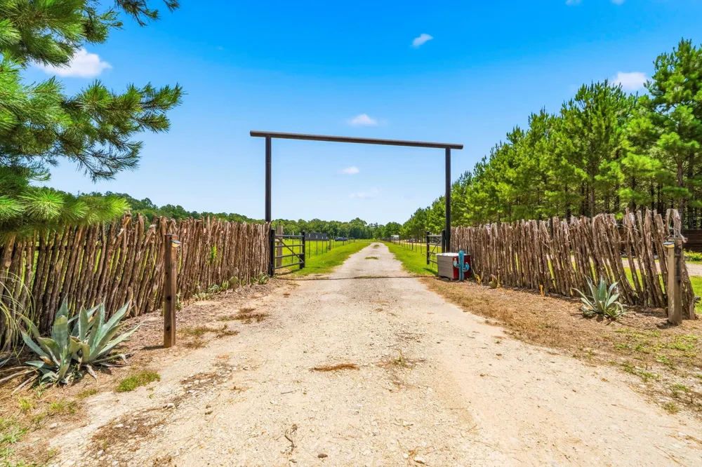 671 Tram Road Livingston, TX 77351