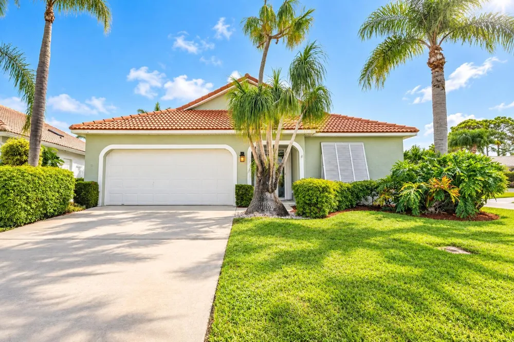 6193 SE WINDSONG LANE Stuart, FL 34997