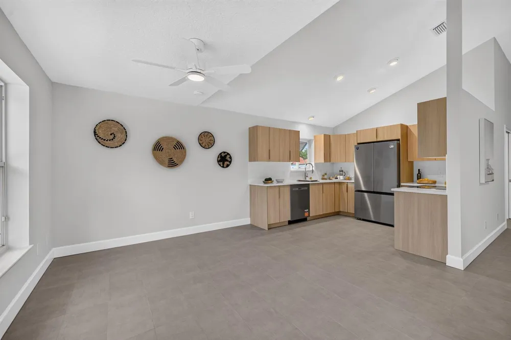 6193 SE WINDSONG LANE Stuart, FL 34997