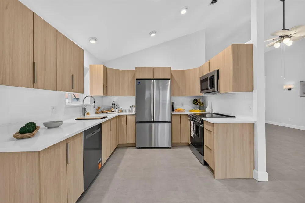 6193 SE WINDSONG LANE Stuart, FL 34997