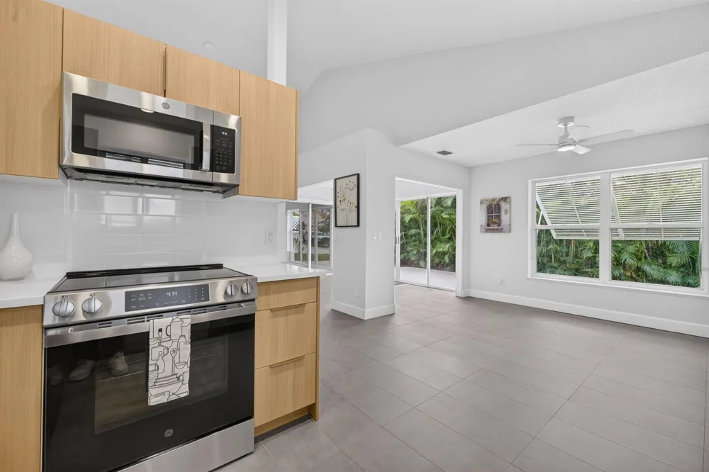 6193 SE WINDSONG LANE Stuart, FL 34997