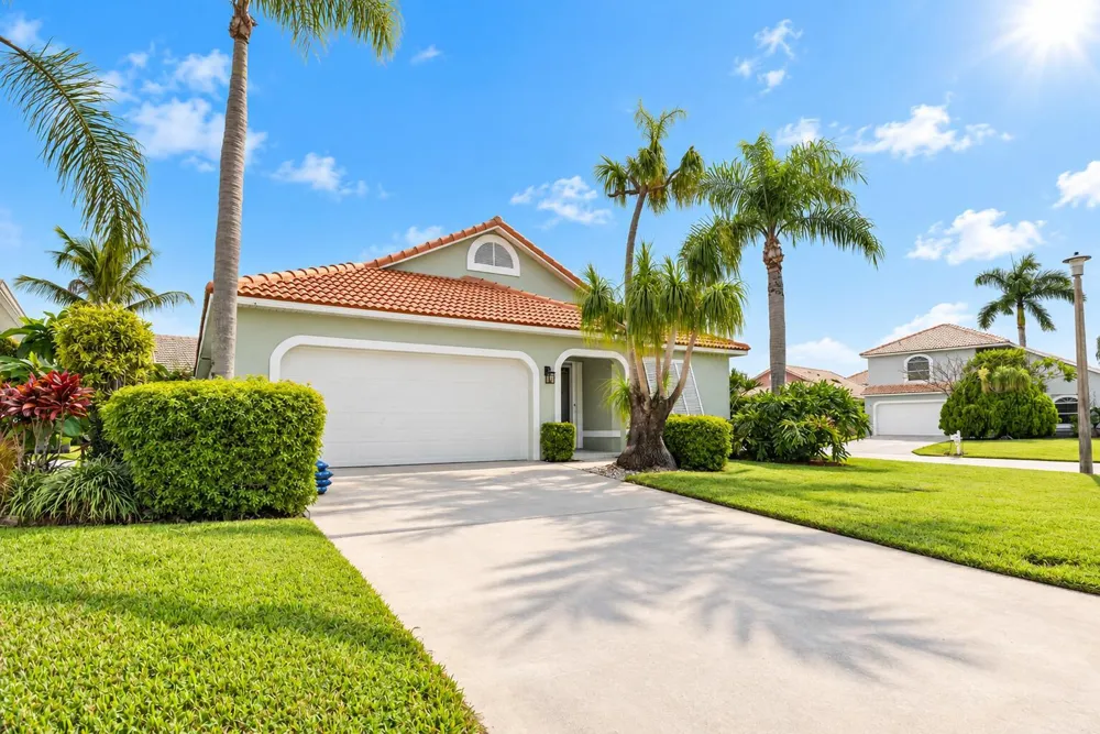 6193 SE WINDSONG LANE Stuart, FL 34997