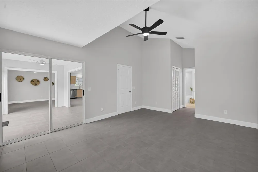6193 SE WINDSONG LANE Stuart, FL 34997