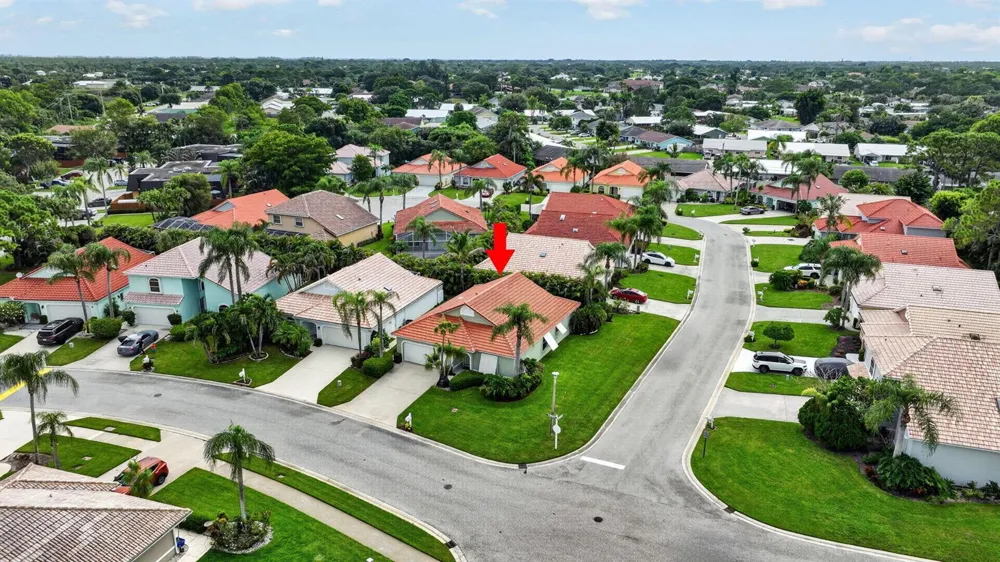 6193 SE WINDSONG LANE Stuart, FL 34997