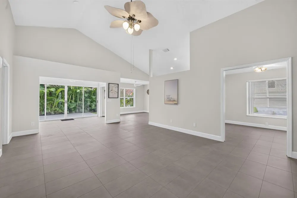 6193 SE WINDSONG LANE Stuart, FL 34997