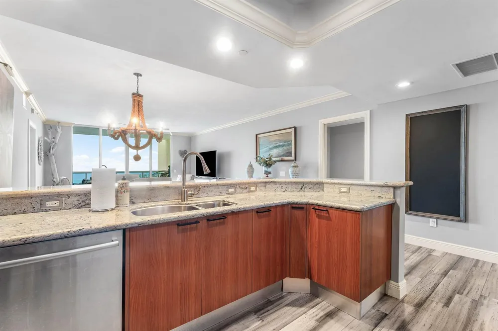 2650 Lake Shore Drive #2102 Riviera Beach, FL 33404