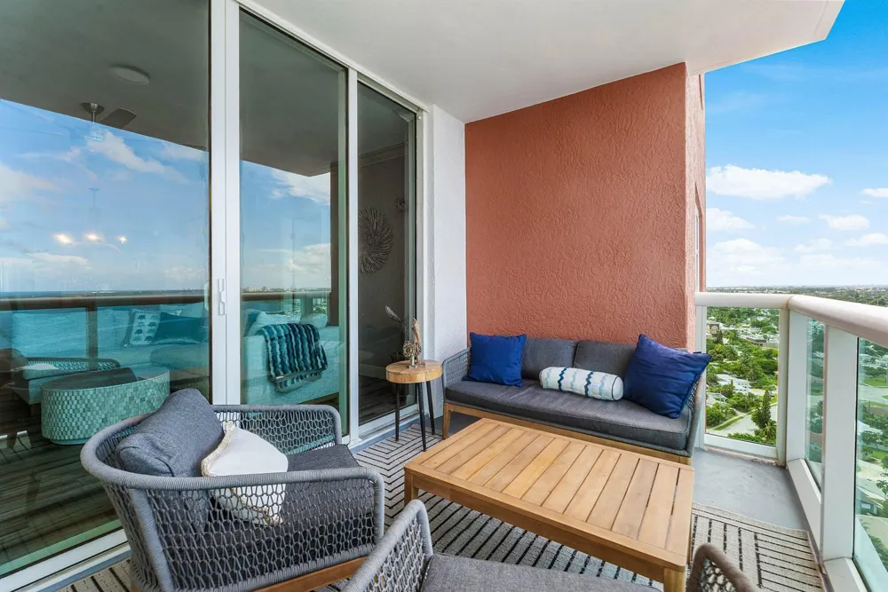 2650 Lake Shore Drive #2102 Riviera Beach, FL 33404