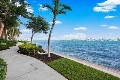 2650 Lake Shore Drive #2102 Riviera Beach, FL 33404