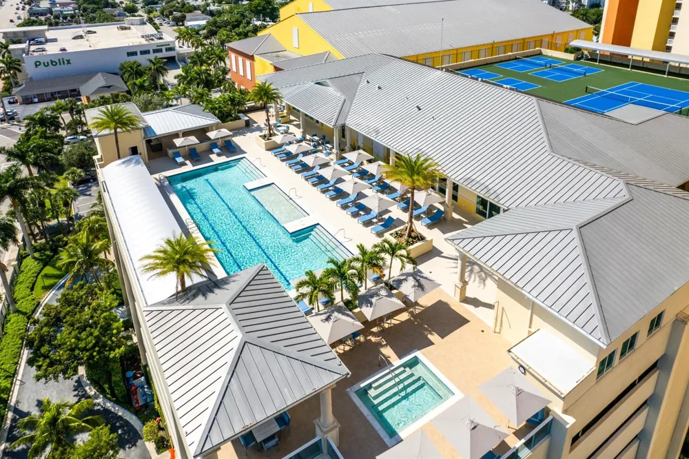 2650 Lake Shore Drive #2102 Riviera Beach, FL 33404