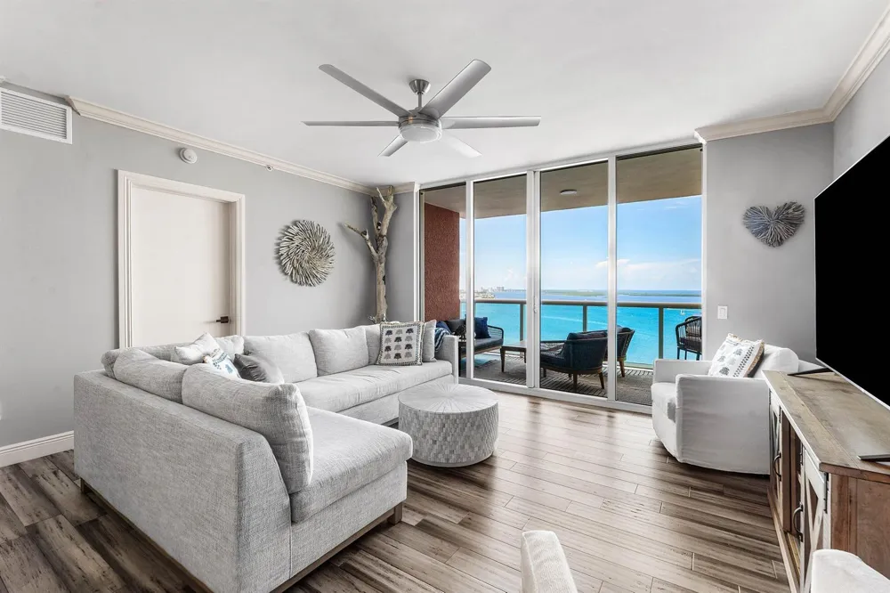 2650 Lake Shore Drive #2102 Riviera Beach, FL 33404