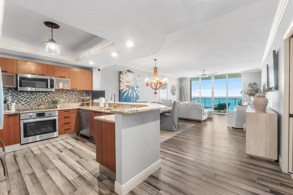 2650 Lake Shore Drive #2102 Riviera Beach, FL 33404