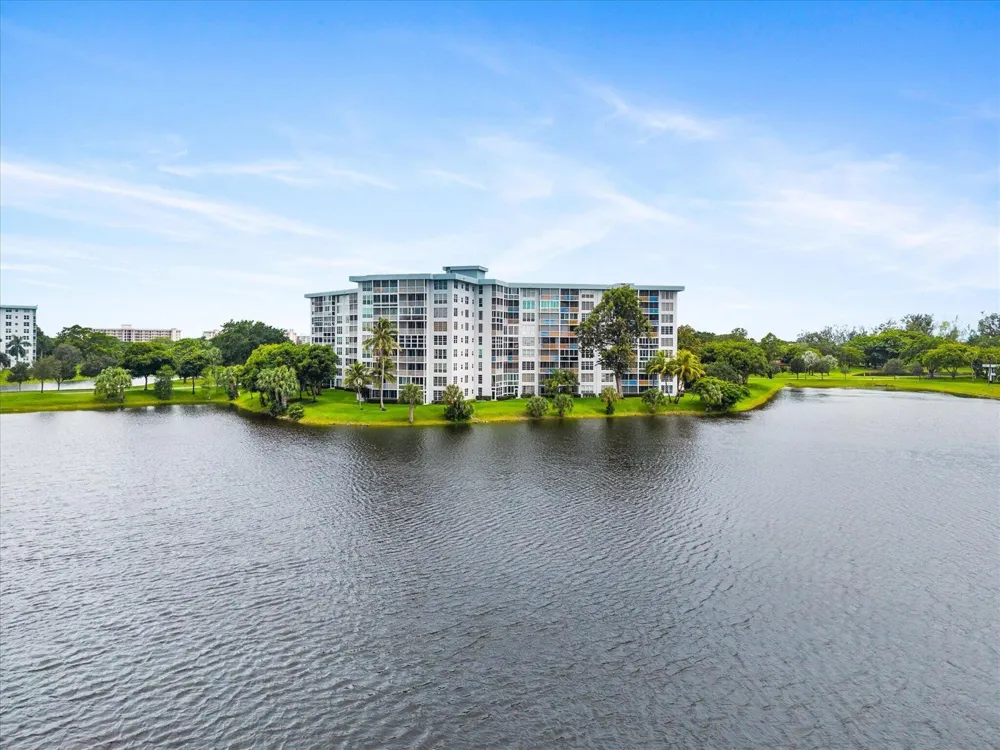 3051 Course Drive #909 Pompano Beach, FL 33069