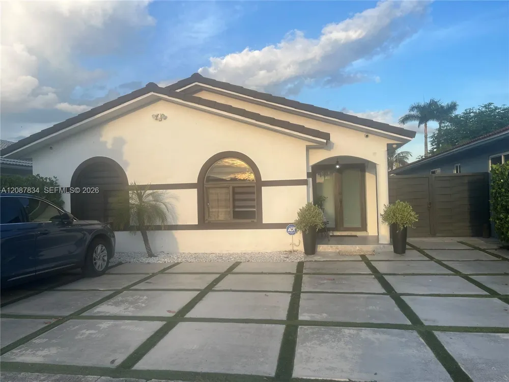 7801 W 30th Ln Hialeah, FL 33018