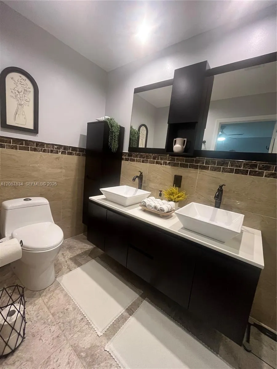 7801 W 30th Ln Hialeah, FL 33018
