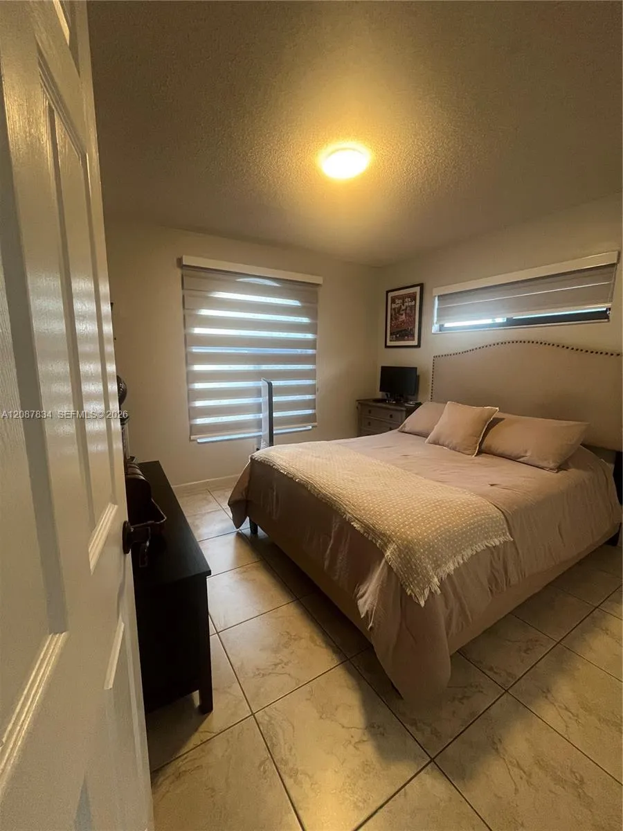 7801 W 30th Ln Hialeah, FL 33018