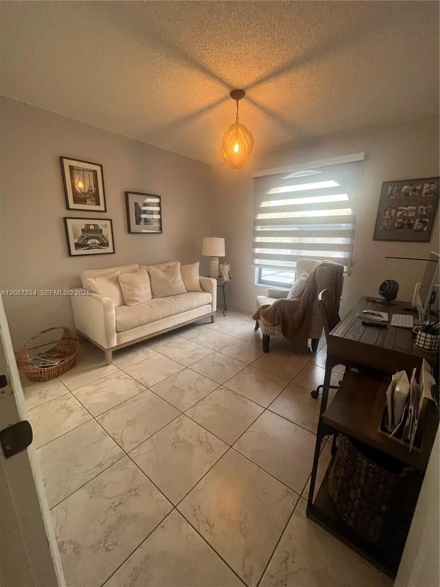 7801 W 30th Ln Hialeah, FL 33018