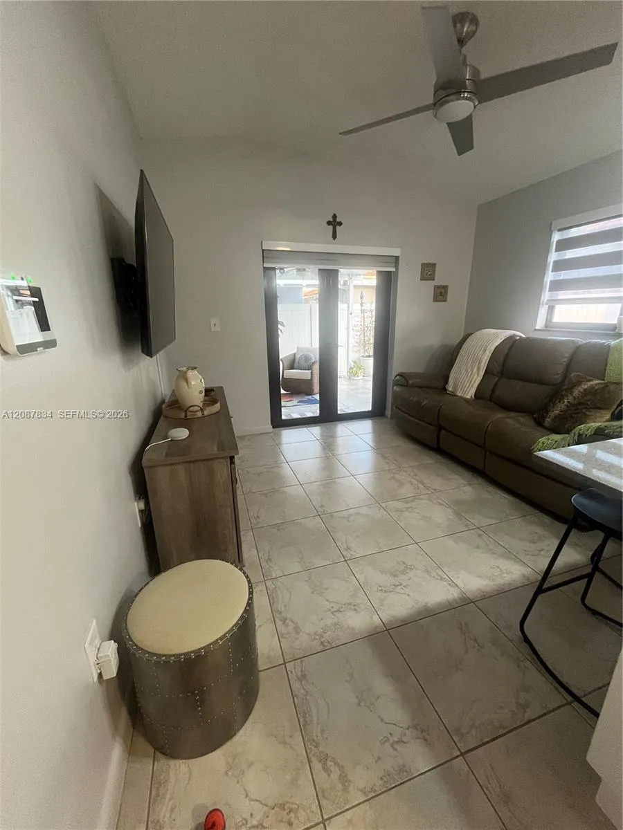 7801 W 30th Ln Hialeah, FL 33018
