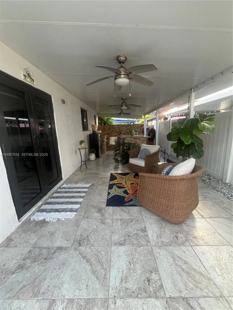 7801 W 30th Ln Hialeah, FL 33018