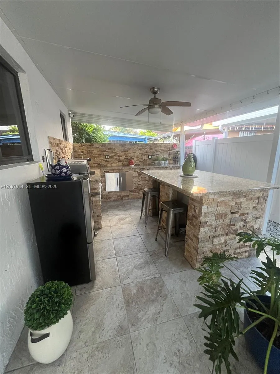 7801 W 30th Ln Hialeah, FL 33018