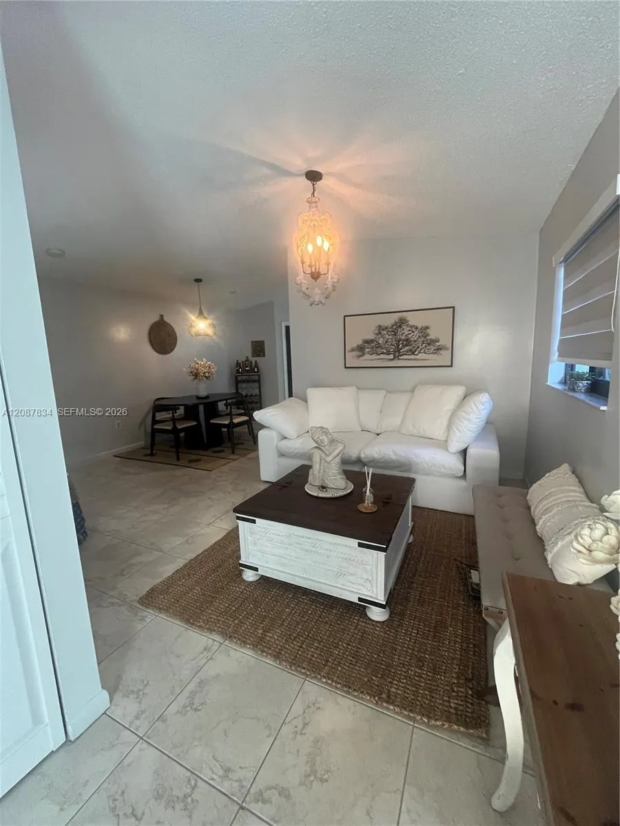 7801 W 30th Ln Hialeah, FL 33018