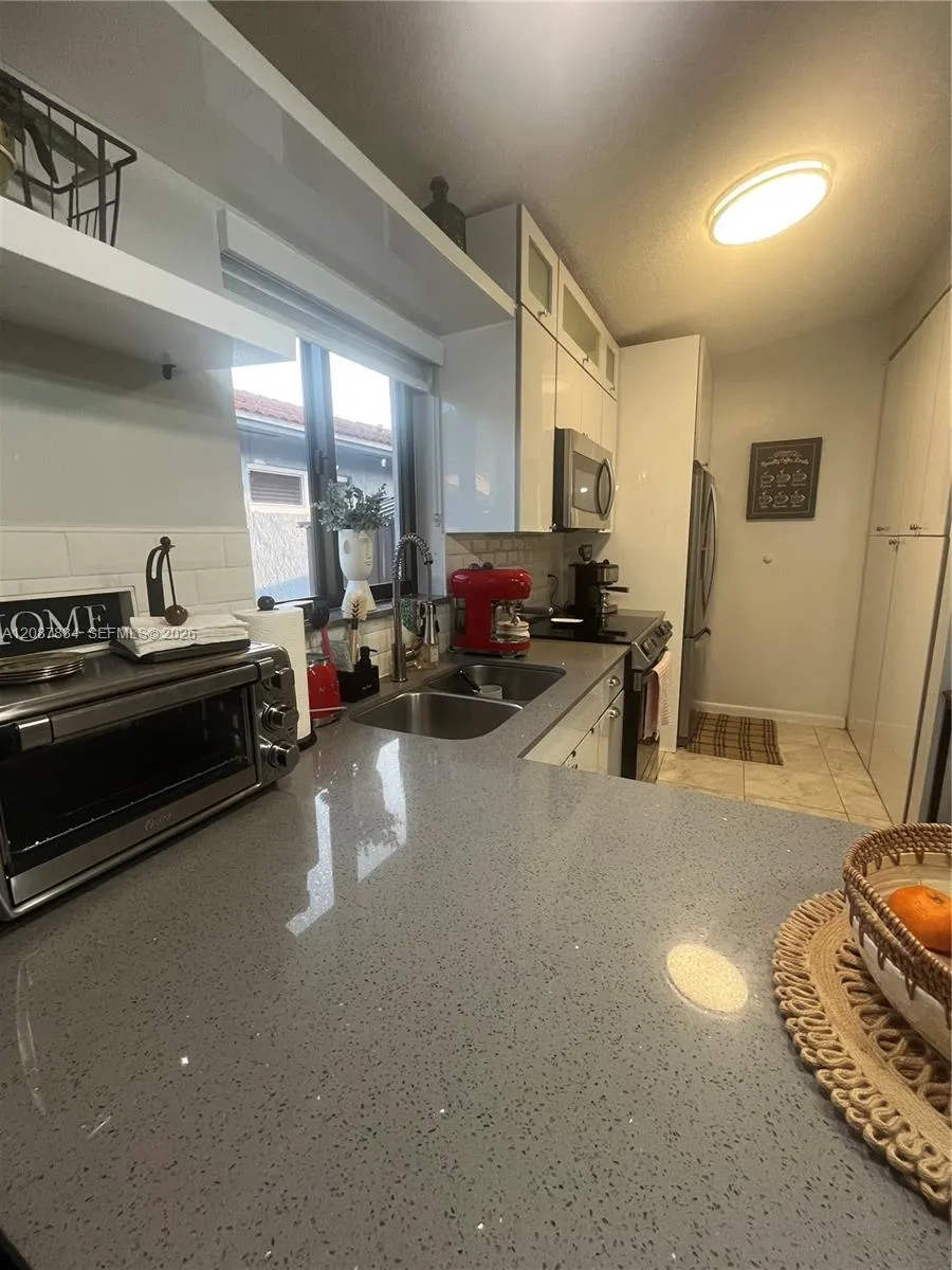 7801 W 30th Ln Hialeah, FL 33018