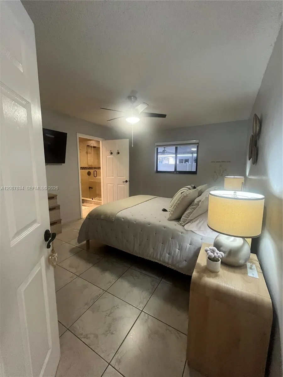 7801 W 30th Ln Hialeah, FL 33018