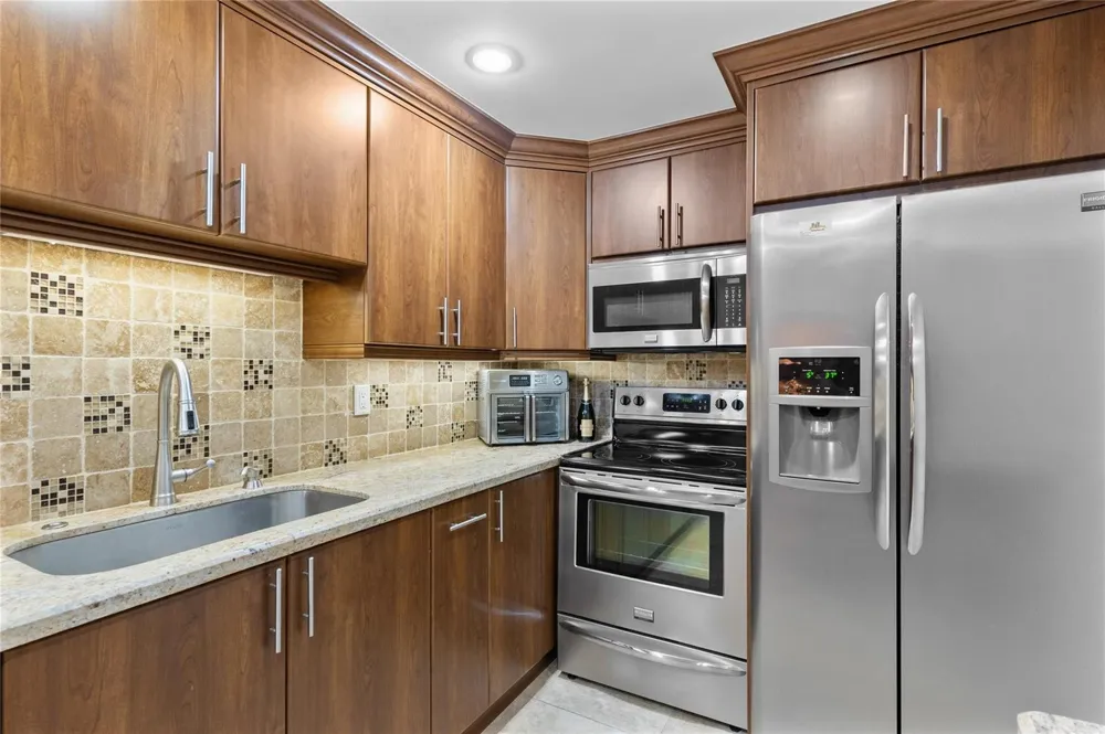 4250 GALT OCEAN DRIVE #8L Fort Lauderdale, FL 33308
