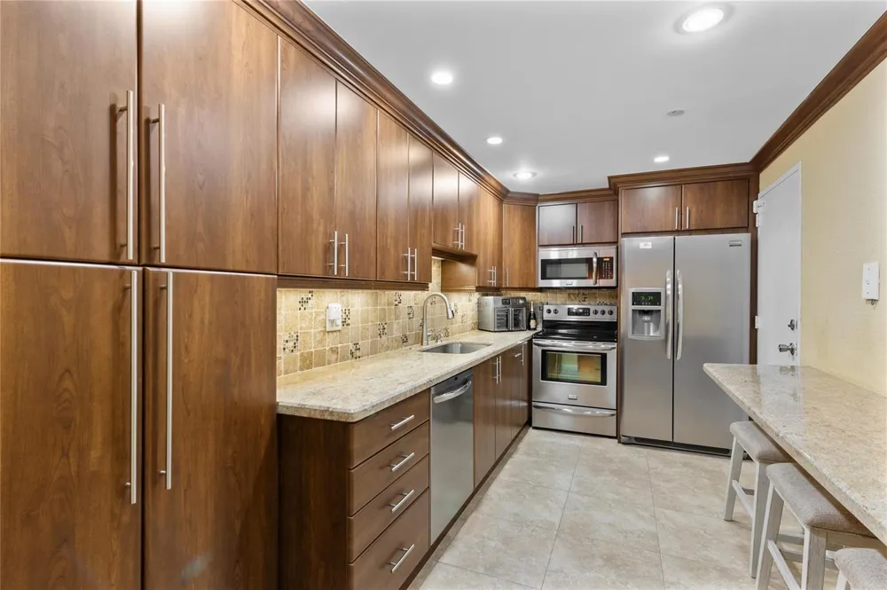 4250 GALT OCEAN DRIVE #8L Fort Lauderdale, FL 33308