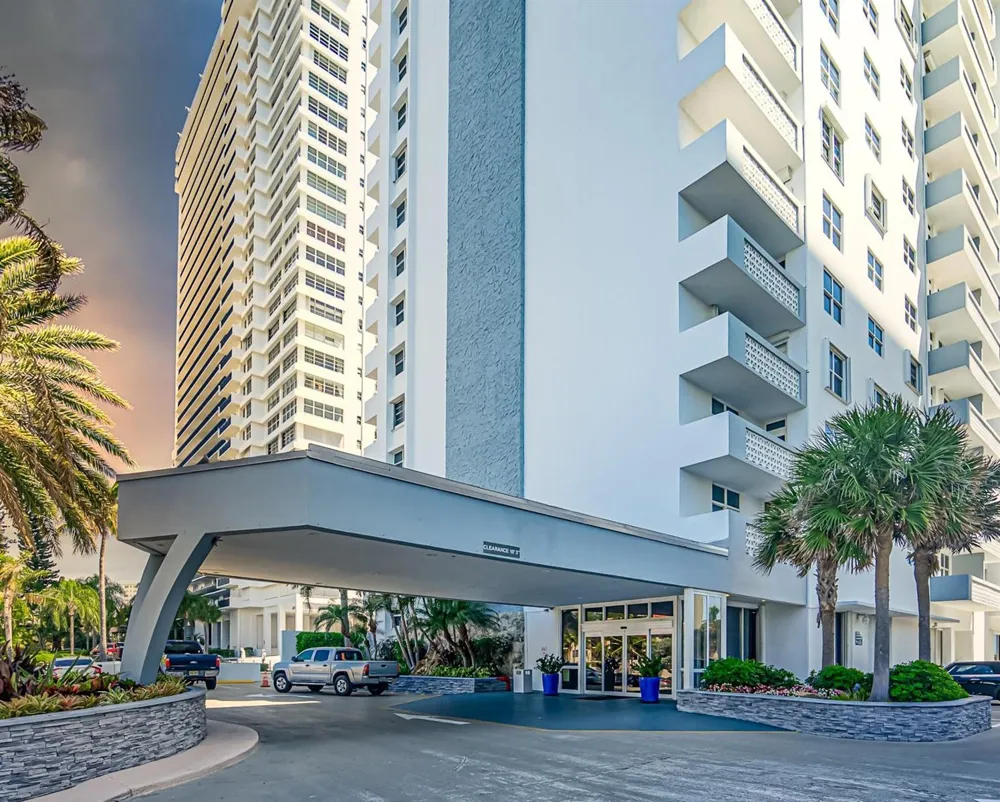 4250 GALT OCEAN DRIVE #8L Fort Lauderdale, FL 33308