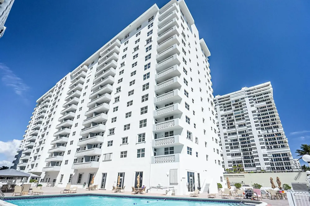 4250 GALT OCEAN DRIVE #8L Fort Lauderdale, FL 33308