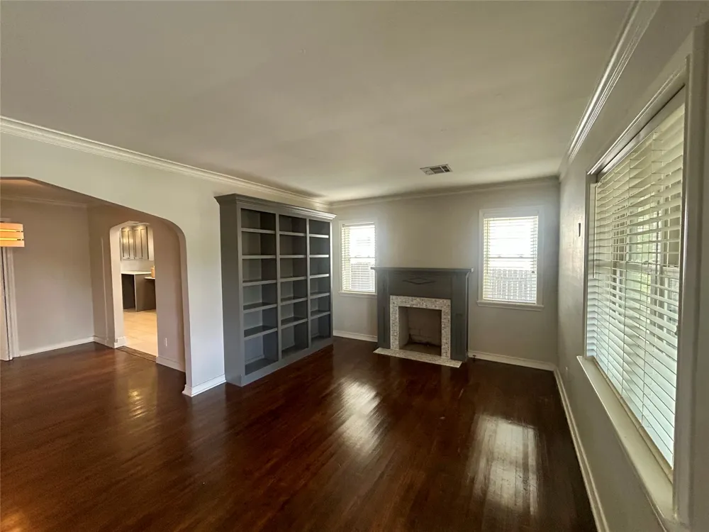 1348 S College Avenue Tulsa, OK 74104