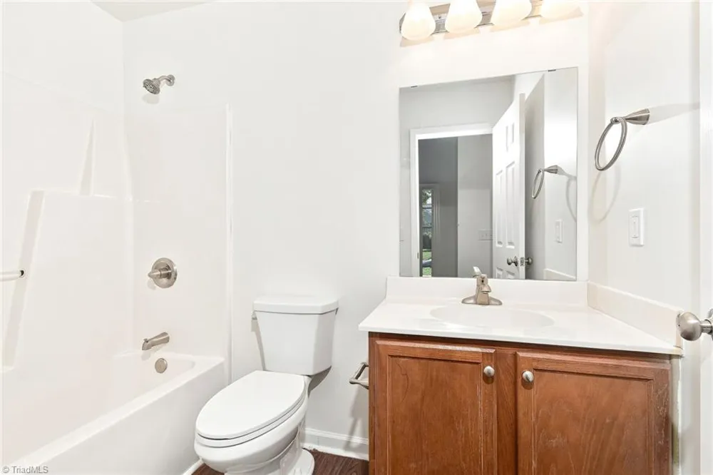 5117 Oakhurst Park Court Kernersville, NC 27284