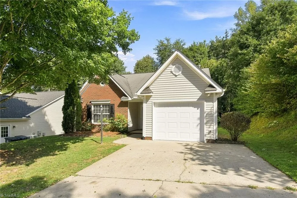5117 Oakhurst Park Court Kernersville, NC 27284