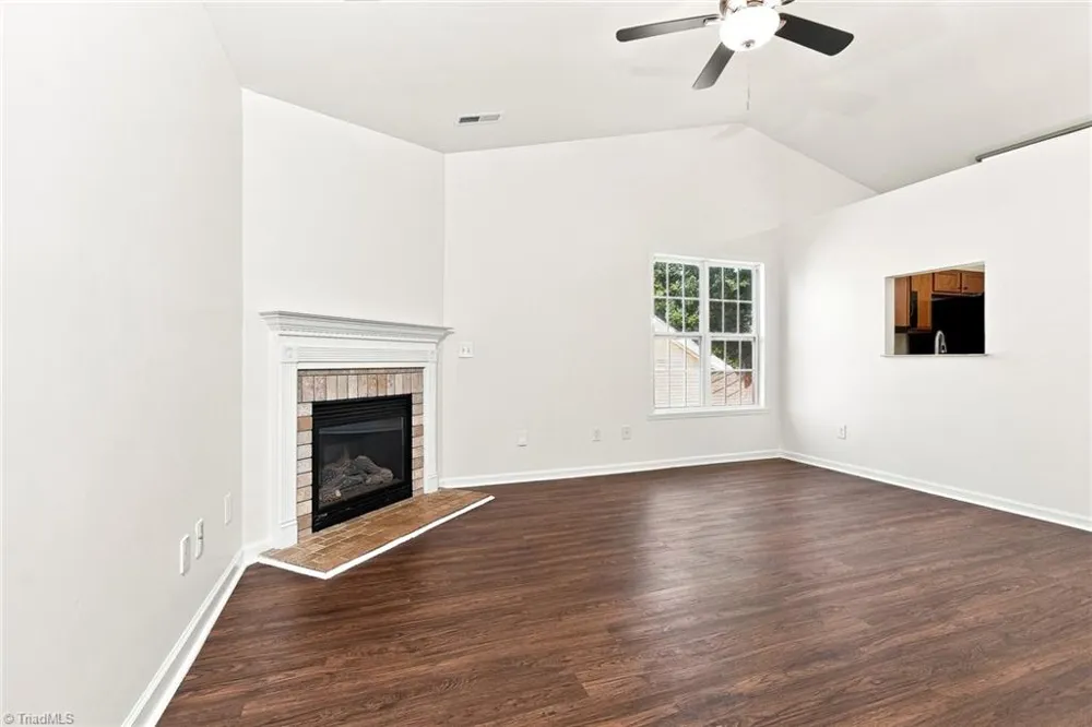5117 Oakhurst Park Court Kernersville, NC 27284