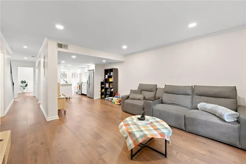 8 Ivy Ridge NE Atlanta, GA 30342