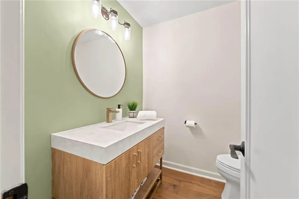 8 Ivy Ridge NE Atlanta, GA 30342